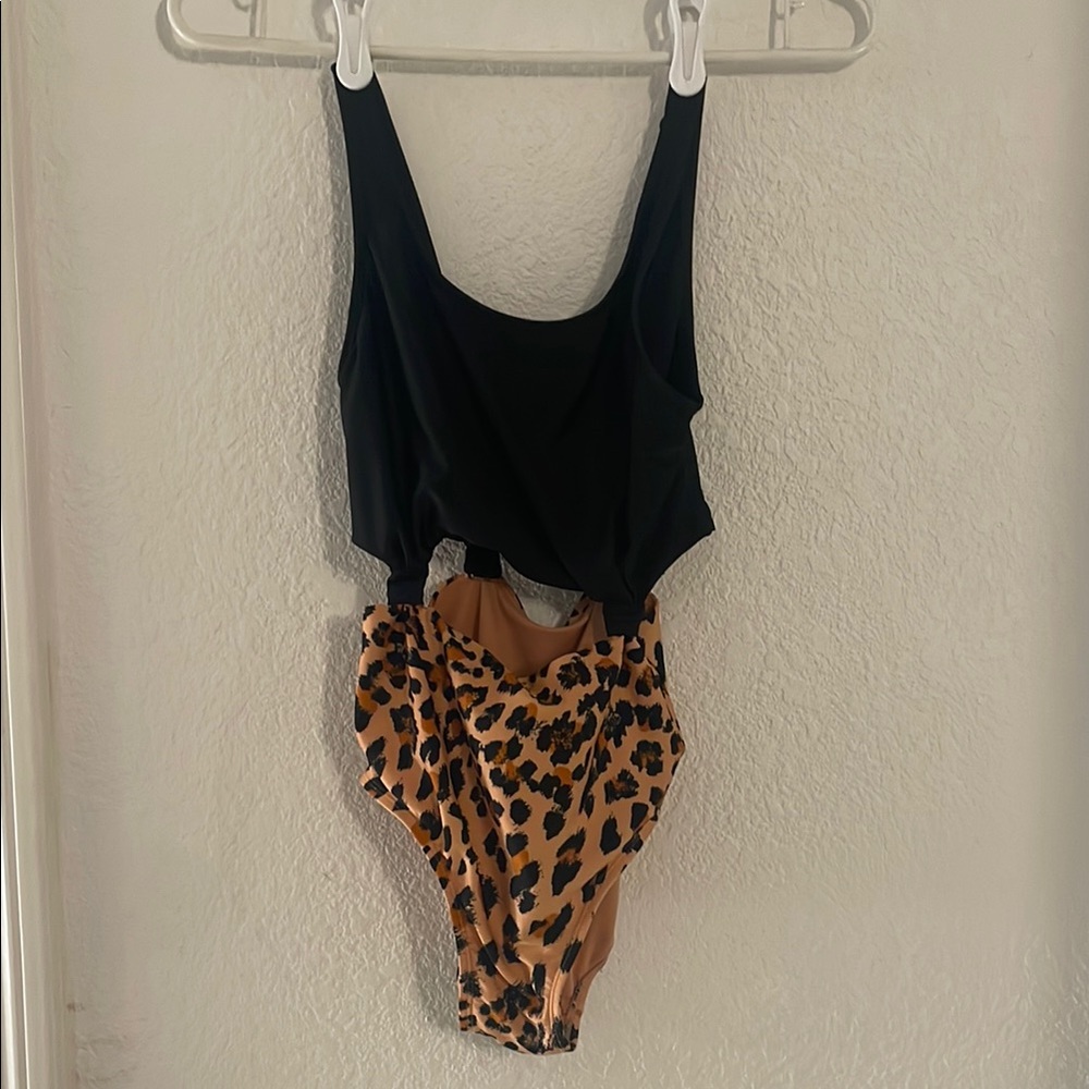 Art class swimsuit